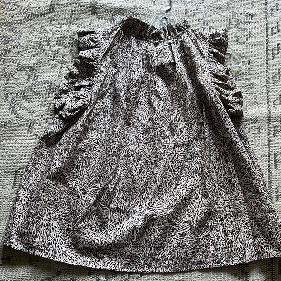 Christy Lynn Animal Arint Ruffle Top Size Large Like New - Picture 8 of 8